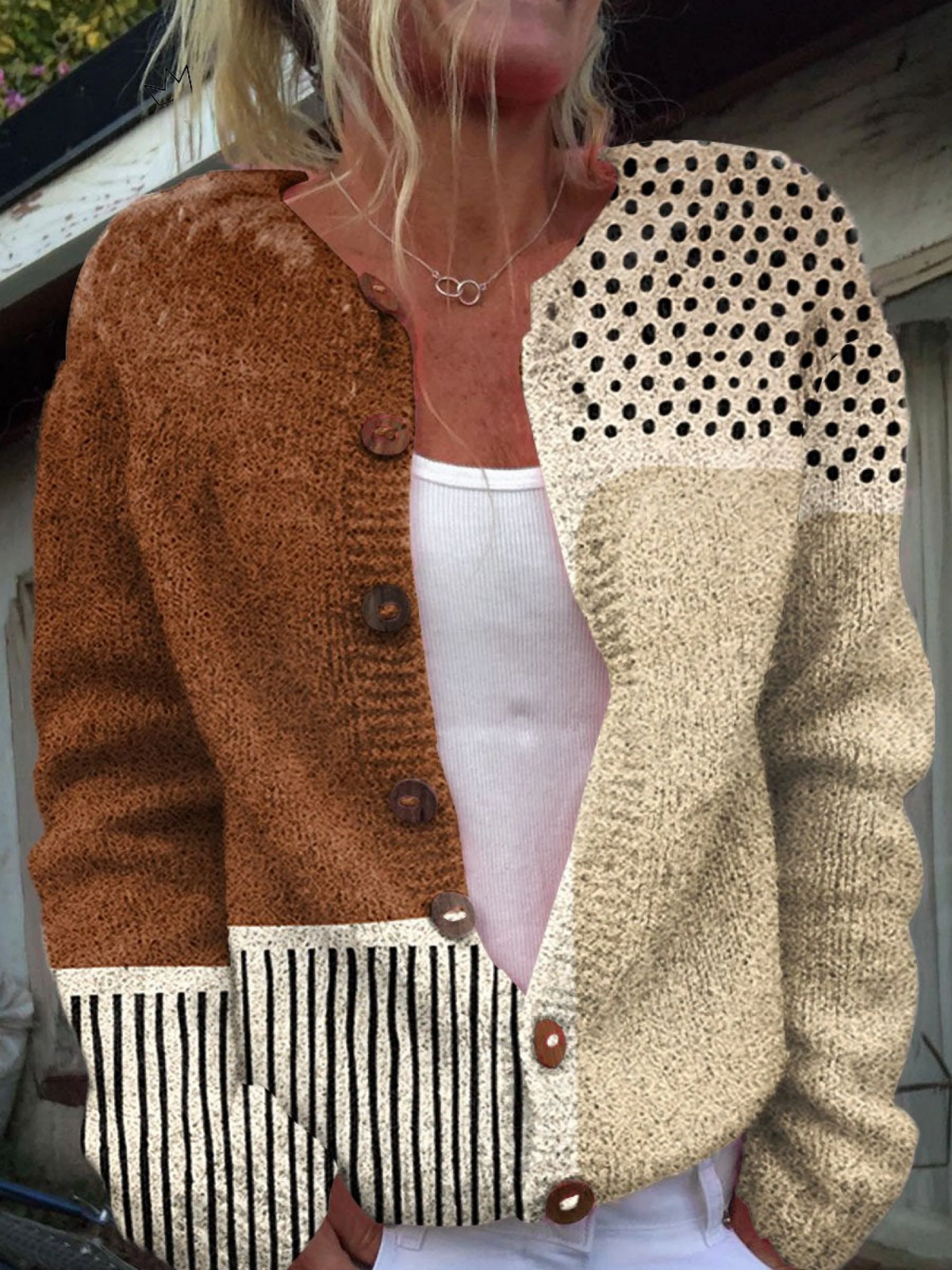 Cardigan minimalista con stampa astratta a pois e bottoni — 1