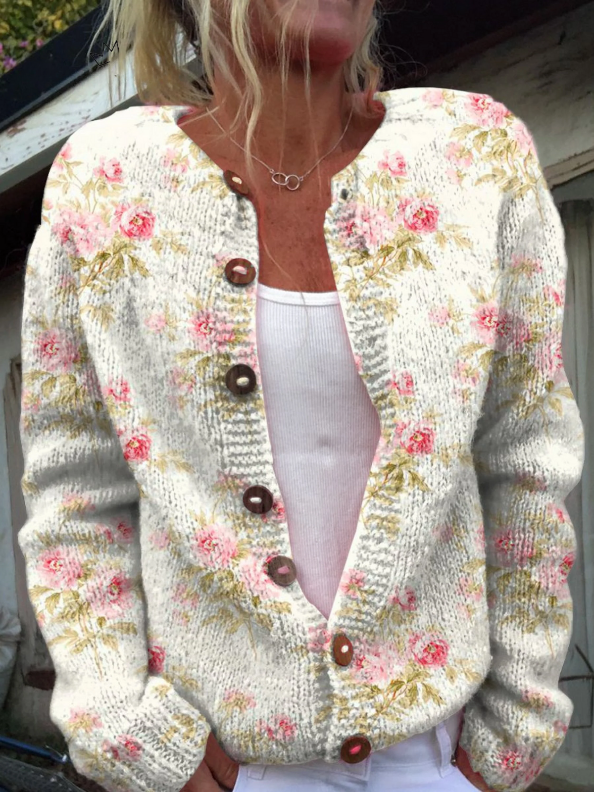 Cardigan con stampa di fiori e foglie e bottoni — 1